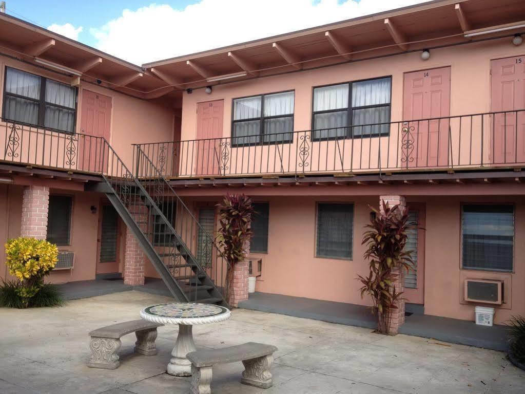 Helen Apartments & Motel Γουεστ Παλμ Μπιτς Εξωτερικό φωτογραφία